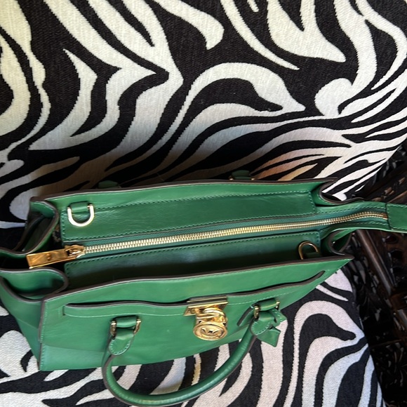 Michael Kors Green Leather Purse Gold Hardware - Picture 4 of 12